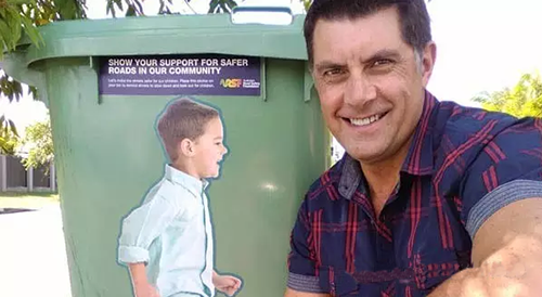 行車安全出奇招：垃圾桶上貼安全標識，提醒司機‘不要超速’