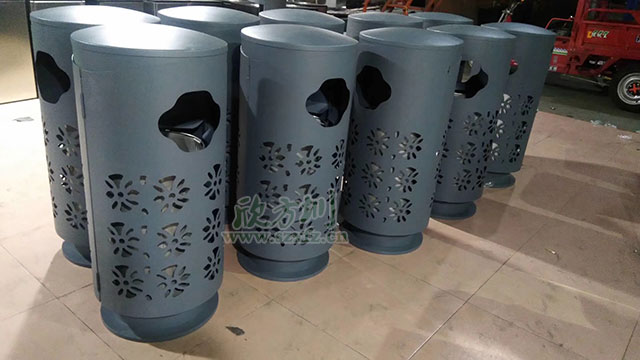 欣方圳精品定制垃圾桶表面鏤空精細雕刻，外形上設(shè)計美觀，新穎獨特！