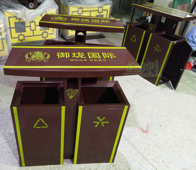 樓盤(pán)小區(qū)鋼制戶(hù)外垃圾箱廠(chǎng)家出貨圖